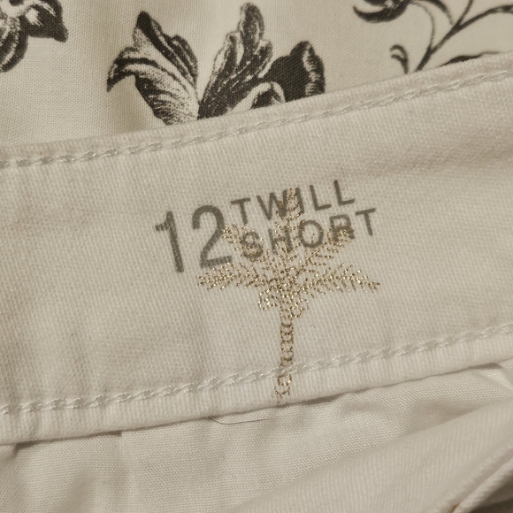 a.n.a Twill Shorts White with Gold Palm Trees 98% Cotton 2% Spandex Size 12 - Picture 5 of 6